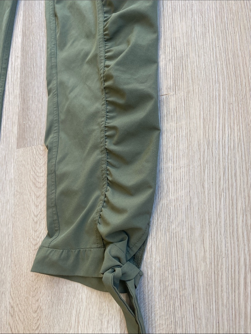 PrAna Olive Green Ruched Tie Hem Crop Pants | Stretch Travel Hiking Joggers M - Picture 6 of 11